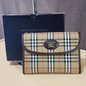 Burberry 3️⃣5️⃣0️⃣ Burberry's Clutch bag with box
